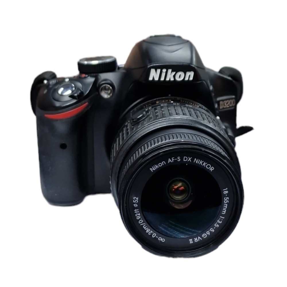 Nikon D3200 24M + 18-55mm VR